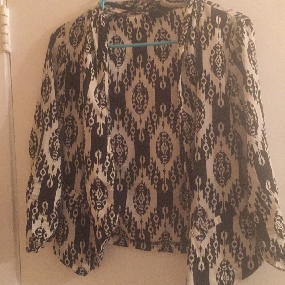 Printed 3/4 Sleeve Blazer